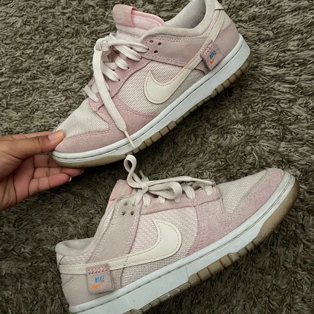 Dunks - Picture 1 of 7